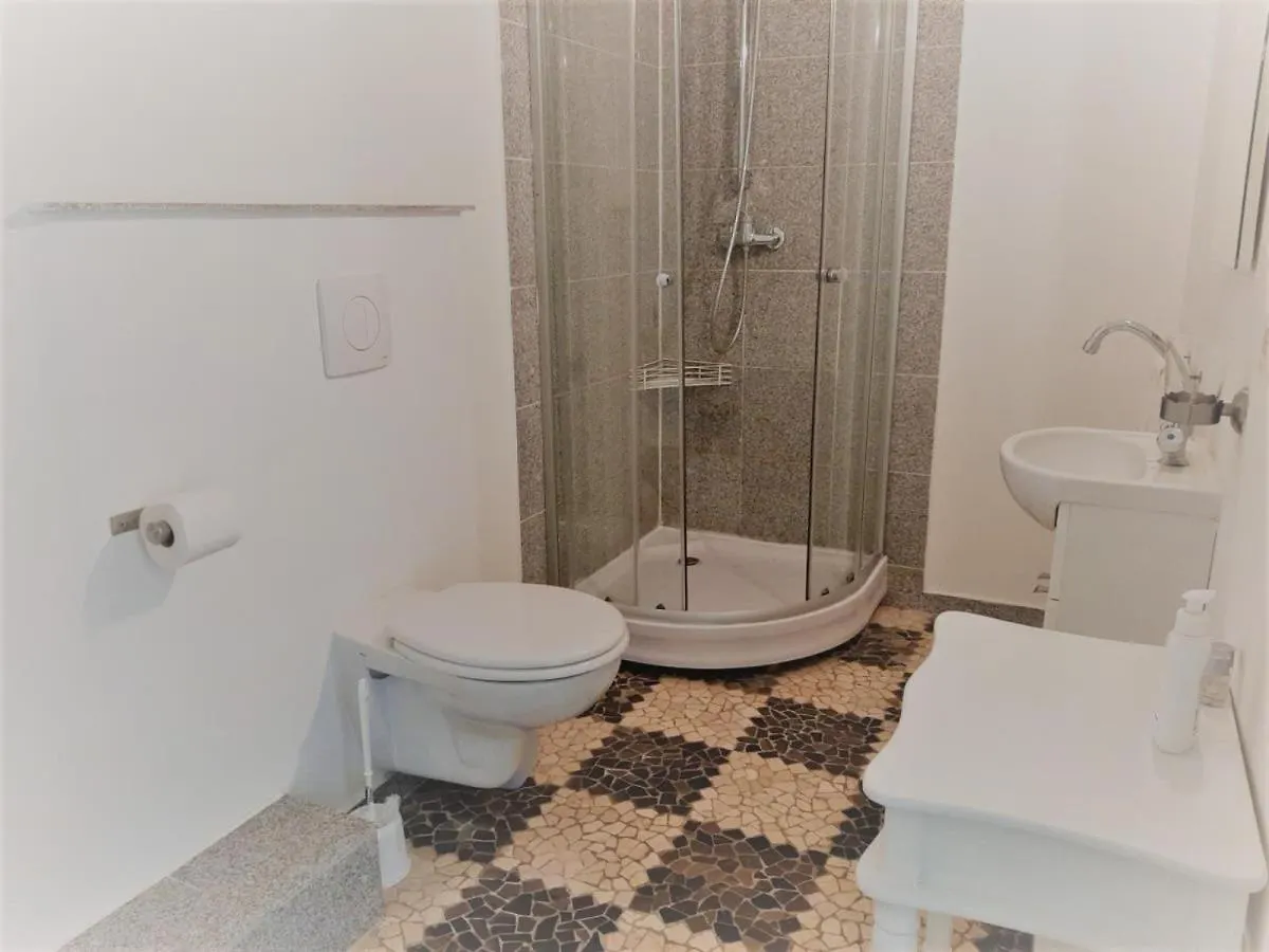 Mehrbett-Apartment 2 Citynah, Einfache Ausstattung Hamburg